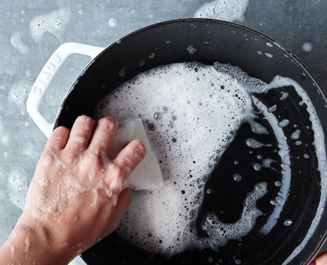 How to Clean Enamelled Cast Iron Cookware