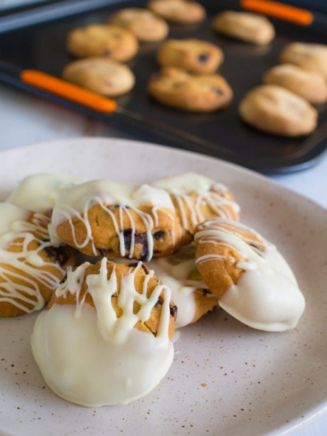 Cranberry White Chocolate Cookies with Le Creuset Baking Tray