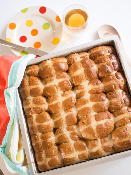 Easter Recipe Hot Cross Buns For A Crowd