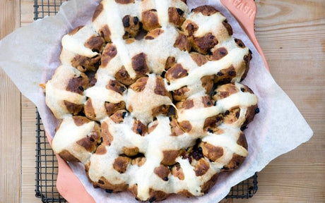 Pull Apart Hot Cross Buns for the Easter Weekend