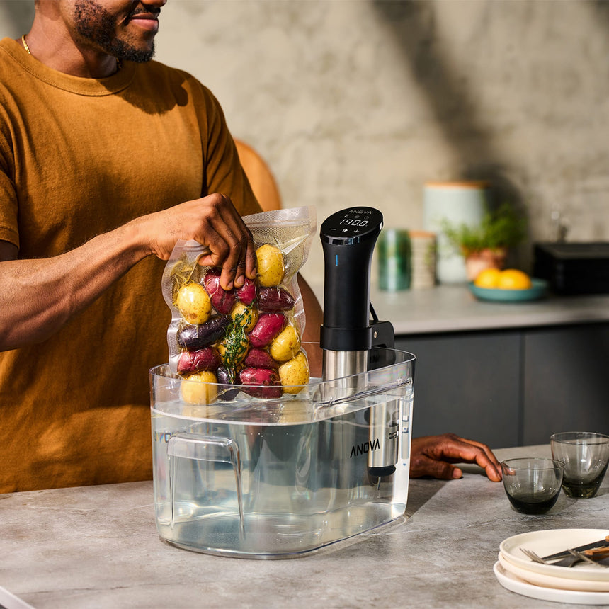 Anova Sous Vide Kit Cooker and Container Bundle - Image 06