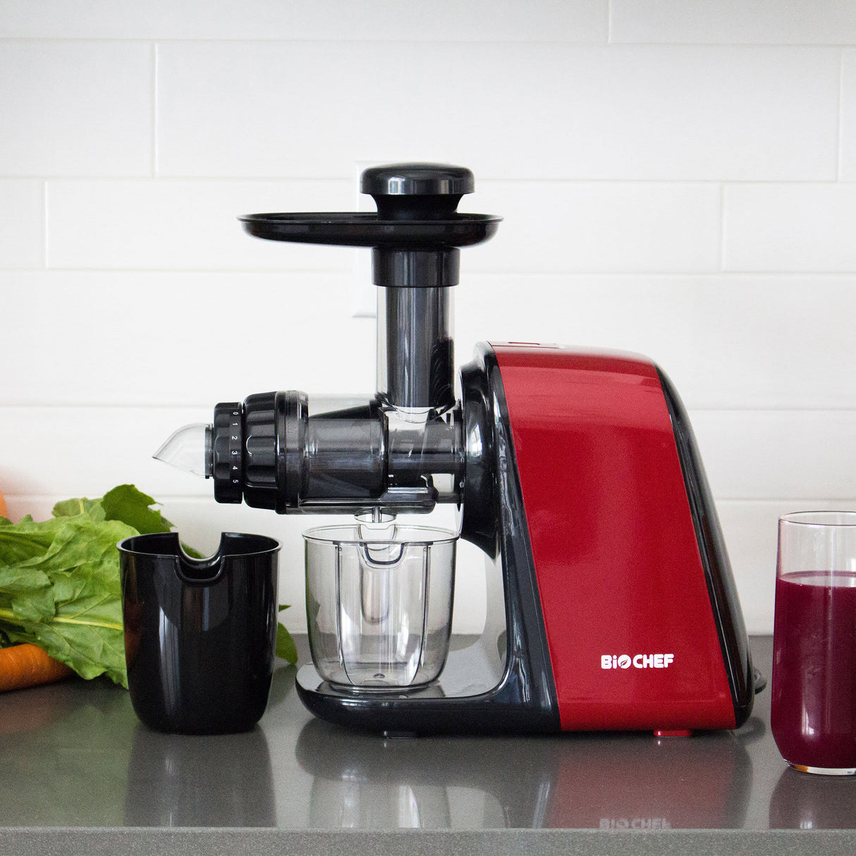 BioChef Axis Compact Cold Press Juicer Red - Image 04