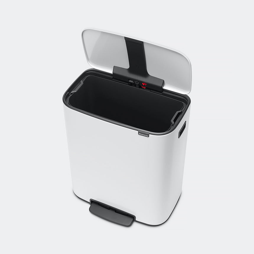 Brabantia BO Pedal Bin 60L in White - Image 02