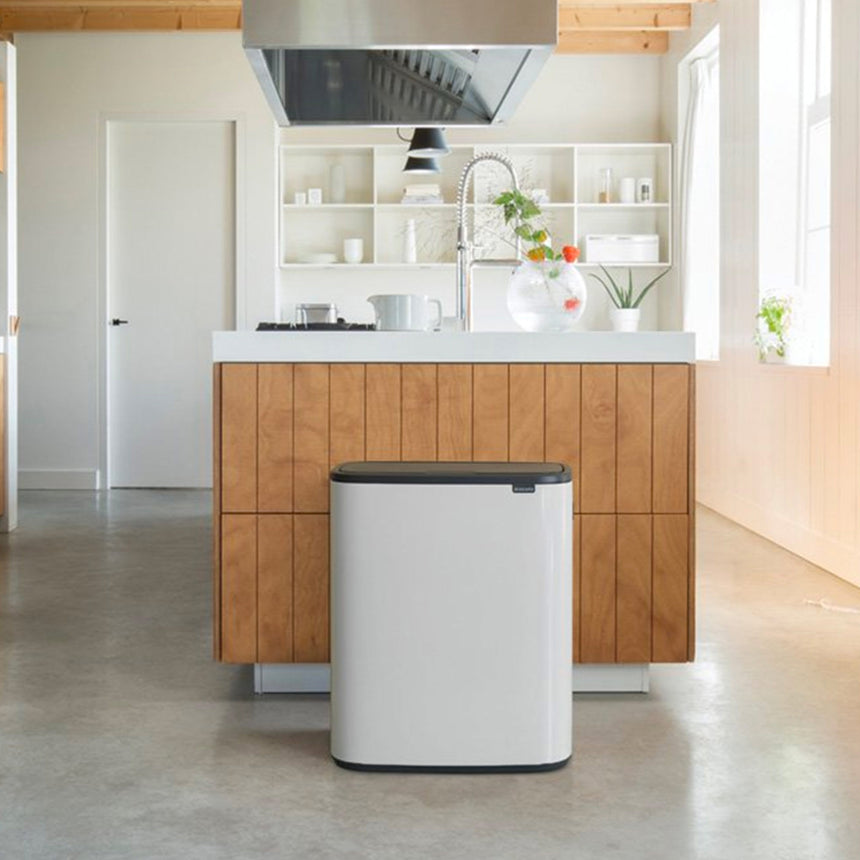 Brabantia BO Touch Bin 2 x 30L in White - Image 05