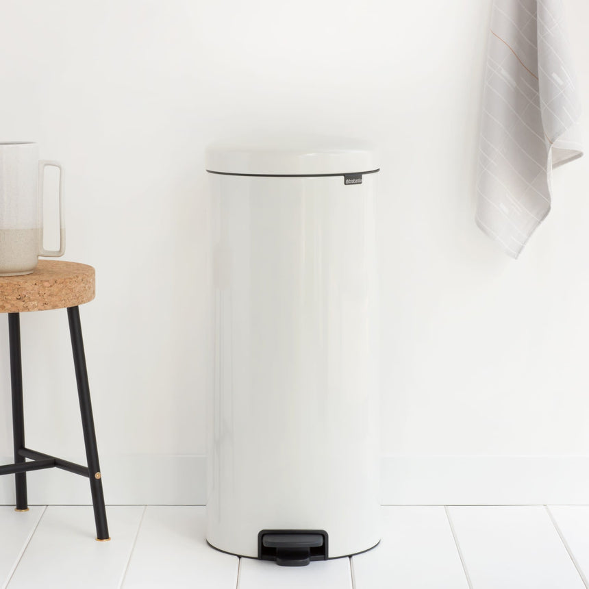 Brabantia NewICON Pedal Bin 30L WHITE - Image 03