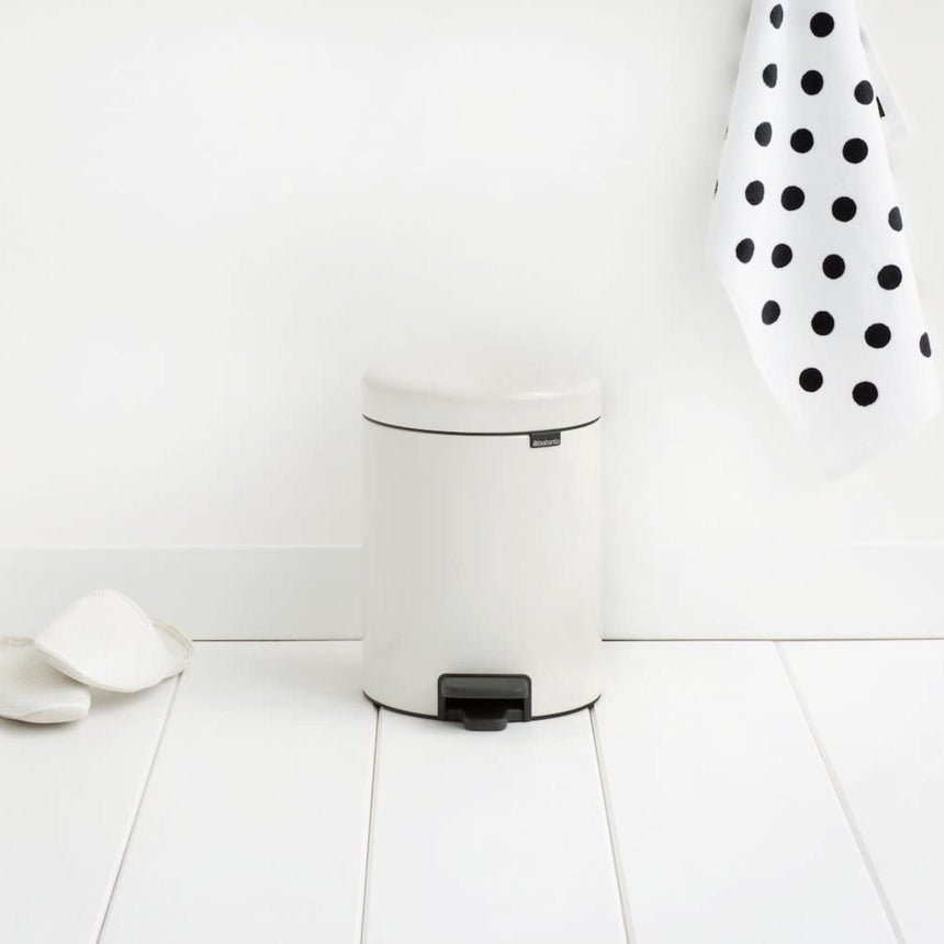 Brabantia NewICON Pedal Bin 5L WHITE - Image 03