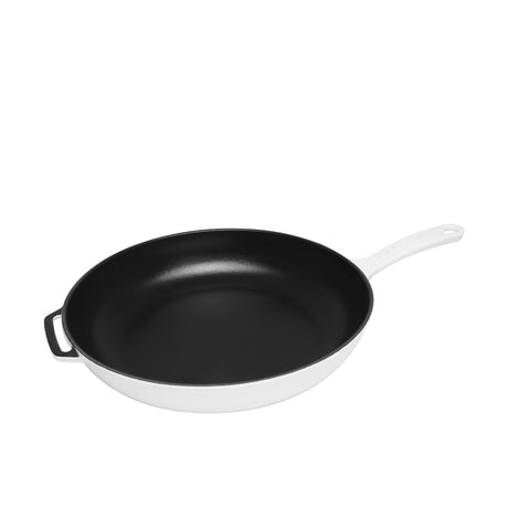 Chasseur Frypan with Cast Handle 28cm Brilliant in White - Image 01