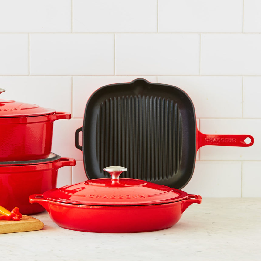 Chasseur Round Casserole 30cm 2.5 litre Chilli in Red - Image 03