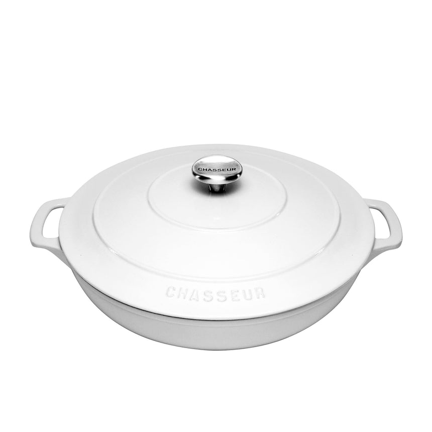 Chasseur Round Casserole Brilliant in White 30cm 2.5 litre - Image 01