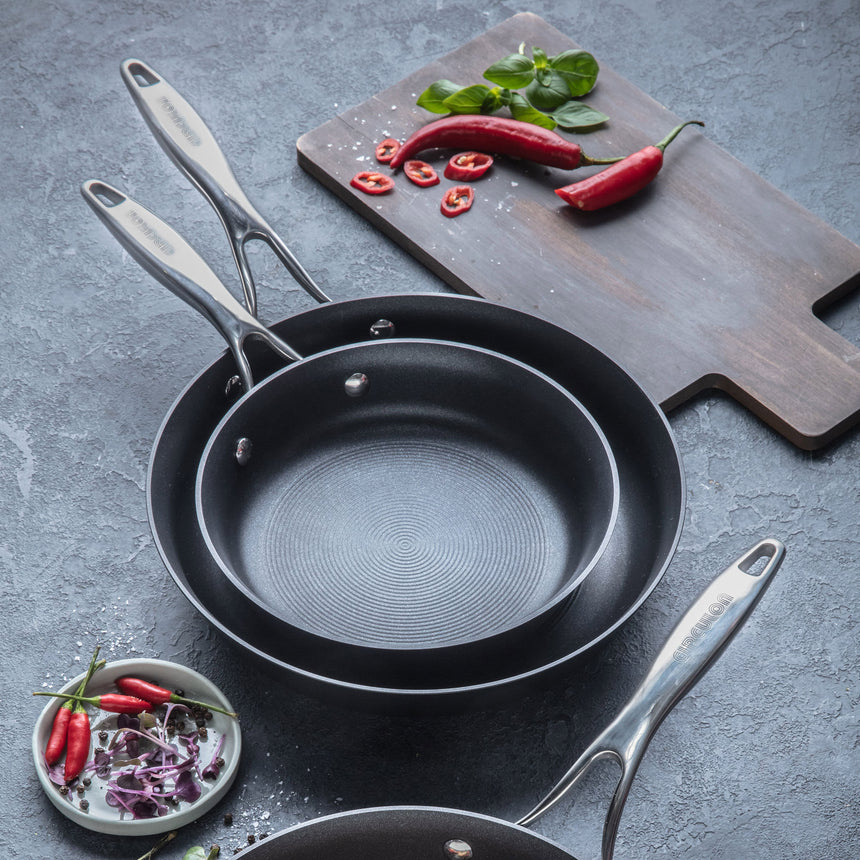 Circulon Style Triple Pack Skillet 21cm 25cm and 28cm Set - Image 06