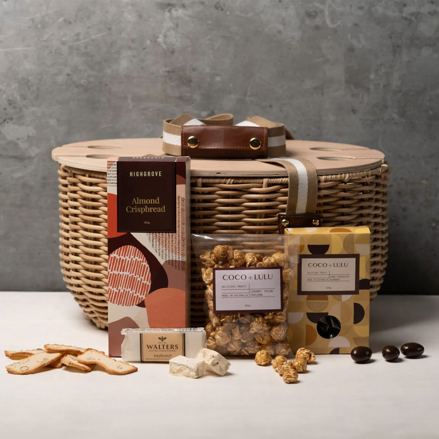 Gourmet Basket Sweet Treats Picnic Hamper - Image 01