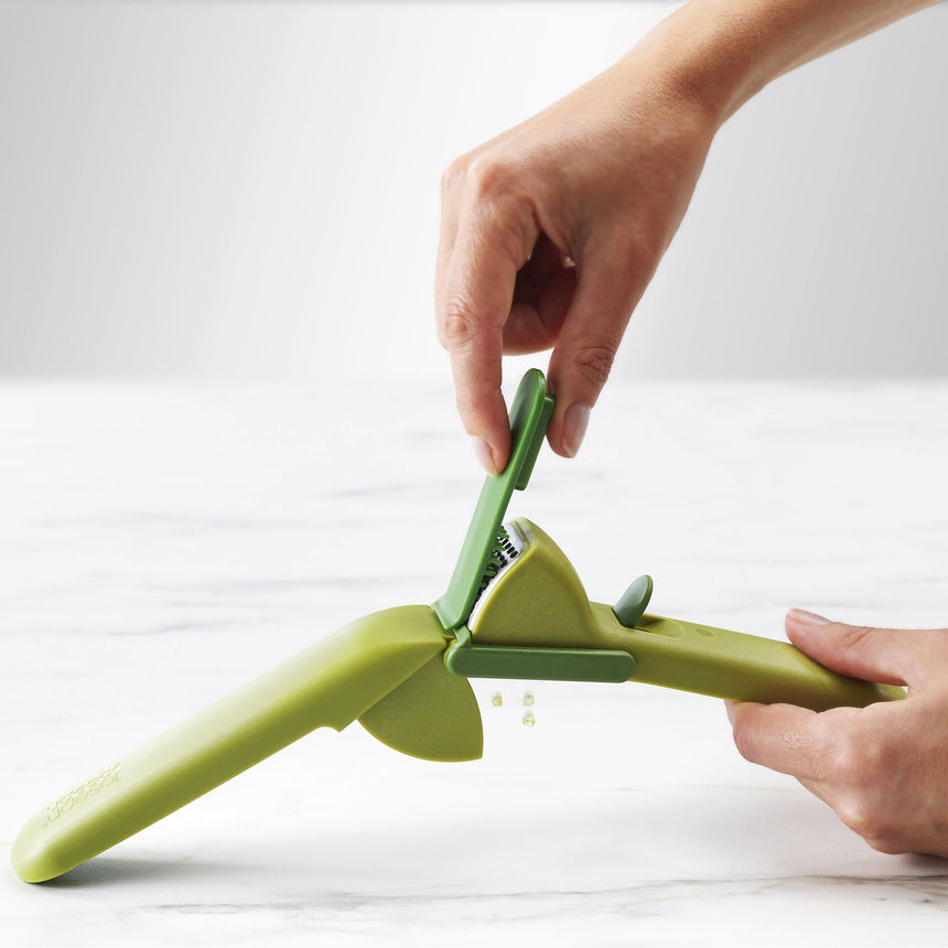 Joseph Joseph CleanForce Garlic Press Green - Image 05