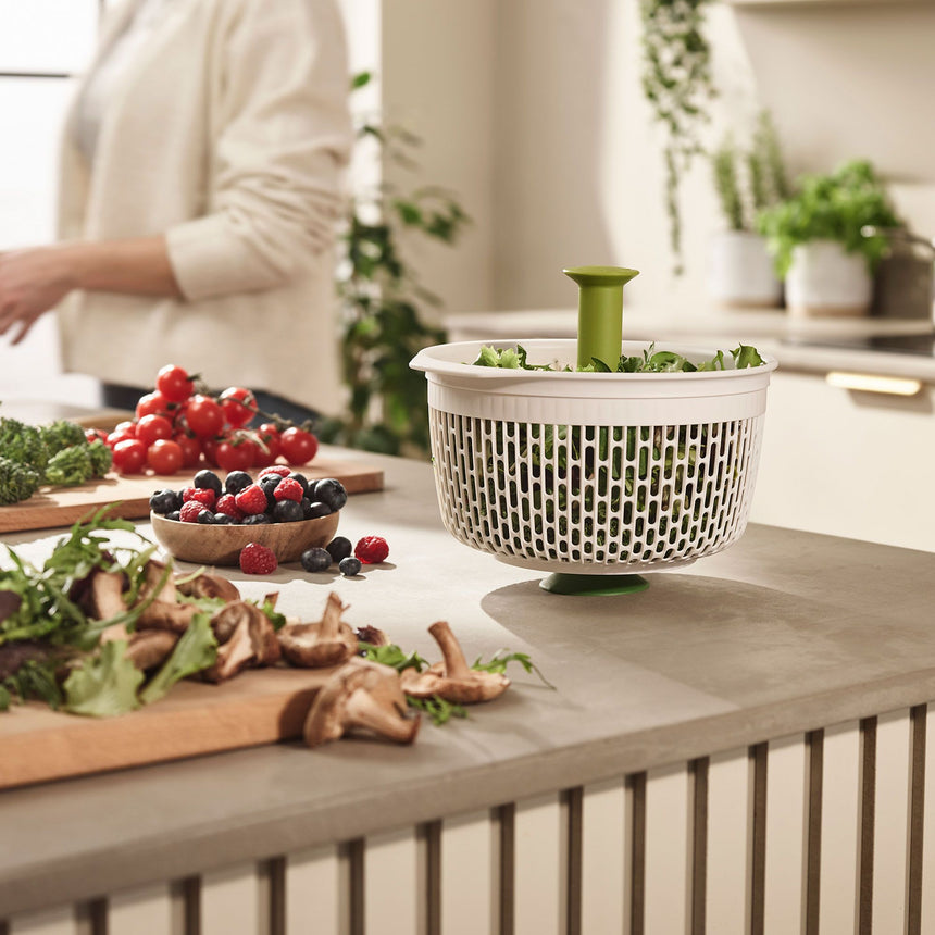 Joseph Joseph Spindola In Sink Salad Spinning Colander - Image 05