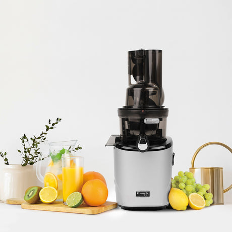 Kuvings REVO830 Carrot and Celery Slow Juicer Silver - Image 02