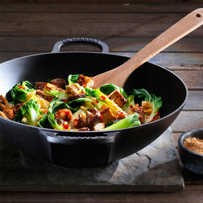 Le Creuset Satin in Black Cast Iron Wok With Lid 32cm - Image 02