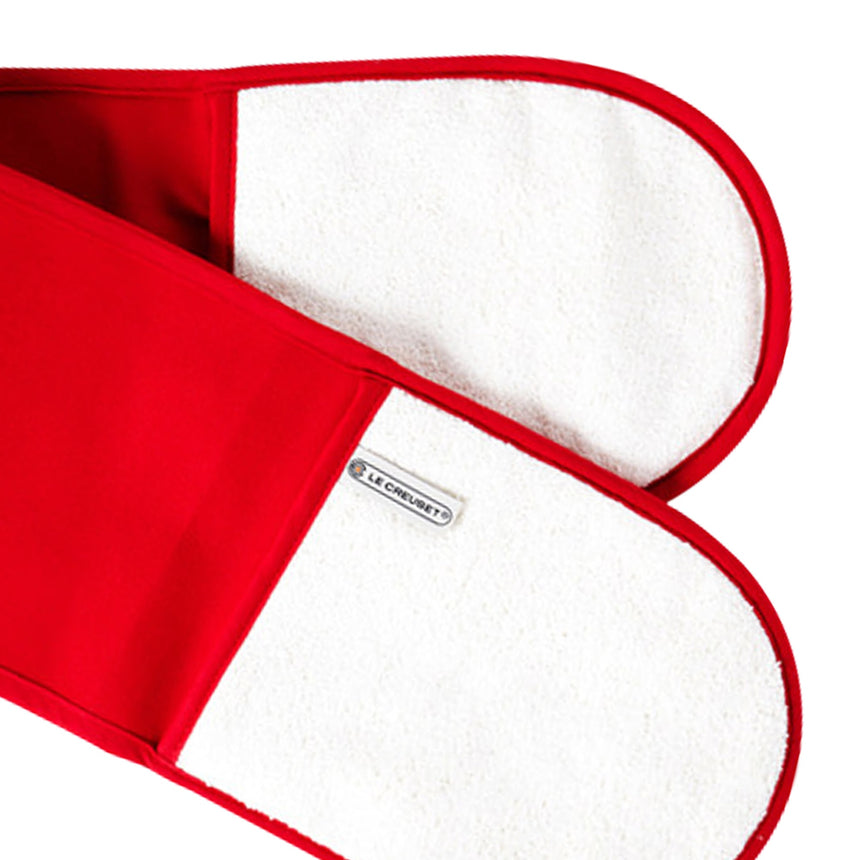 Le Creuset Double Oven Glove Cerise - Image 02