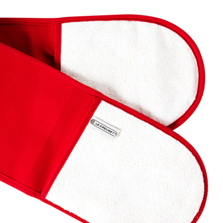 Le Creuset Double Oven Glove Cerise - Image 02