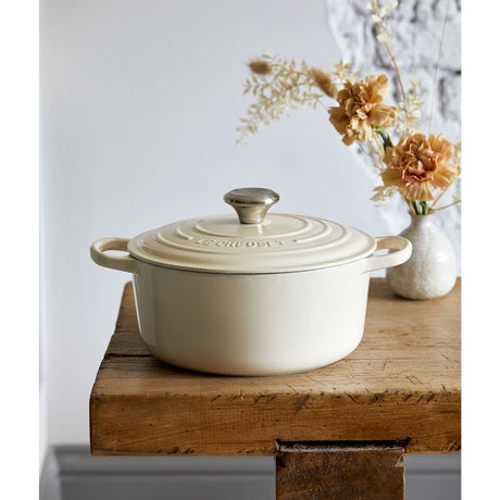 Le Creuset Signature Cast Iron Oval Casserole 29cm Meringue - Image 02