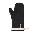 Le Creuset Oven Mitt in Black - Image 01