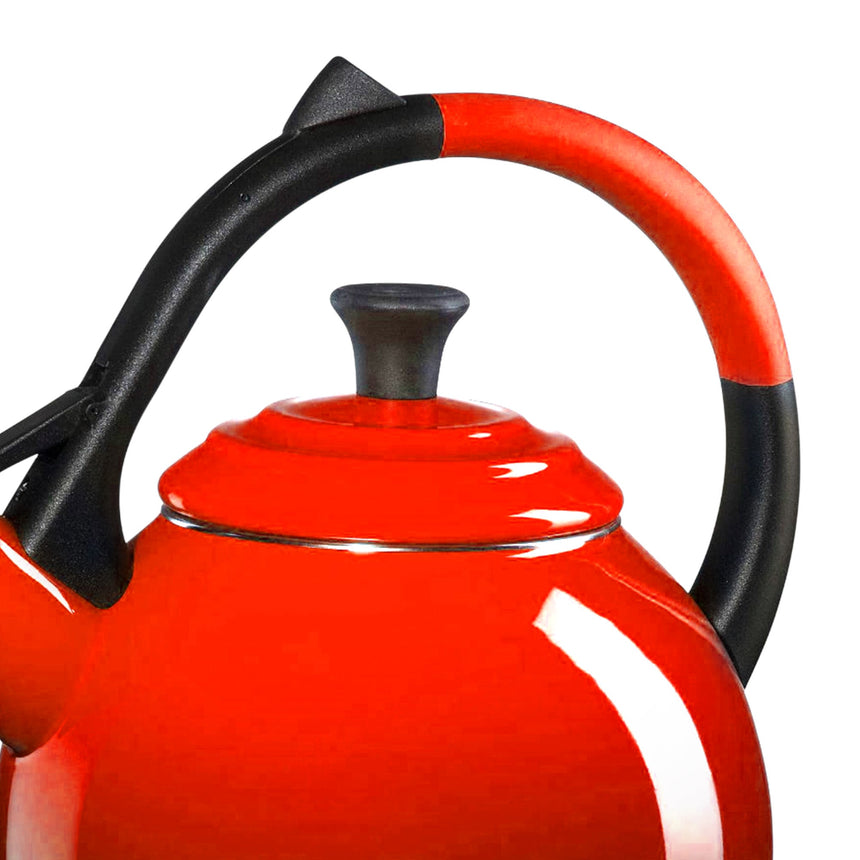 Le Creuset Peruh Stovetop Kettle Cerise 1.6 Litre - Image 03