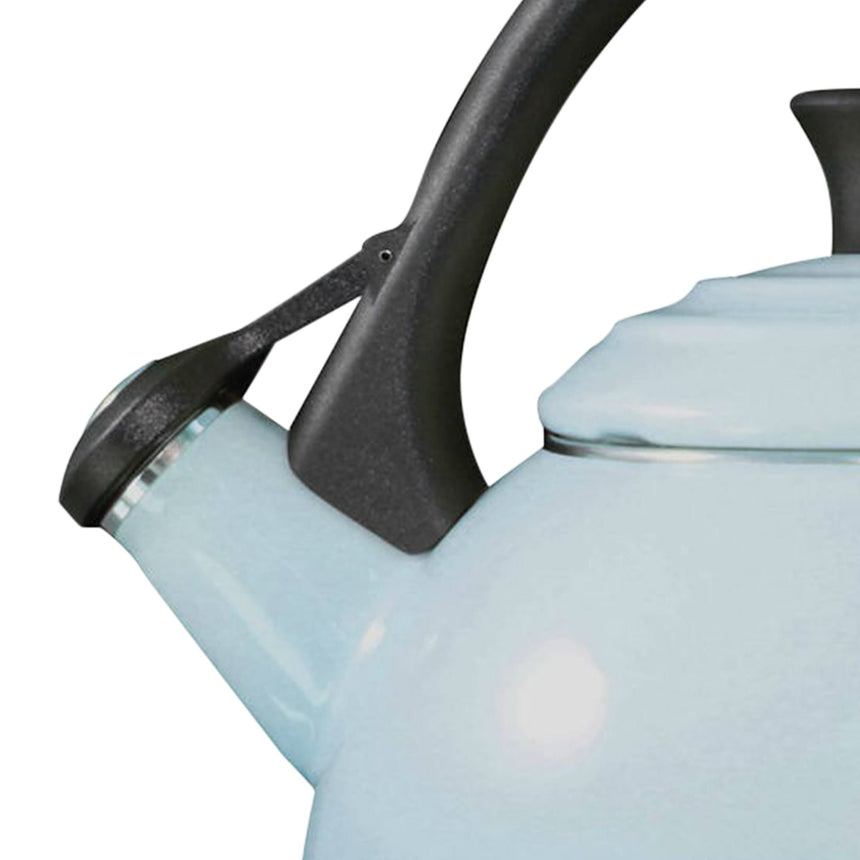 Le Creuset Peruh Kettle Coastal in Blue 1.6 Litre - Image 02