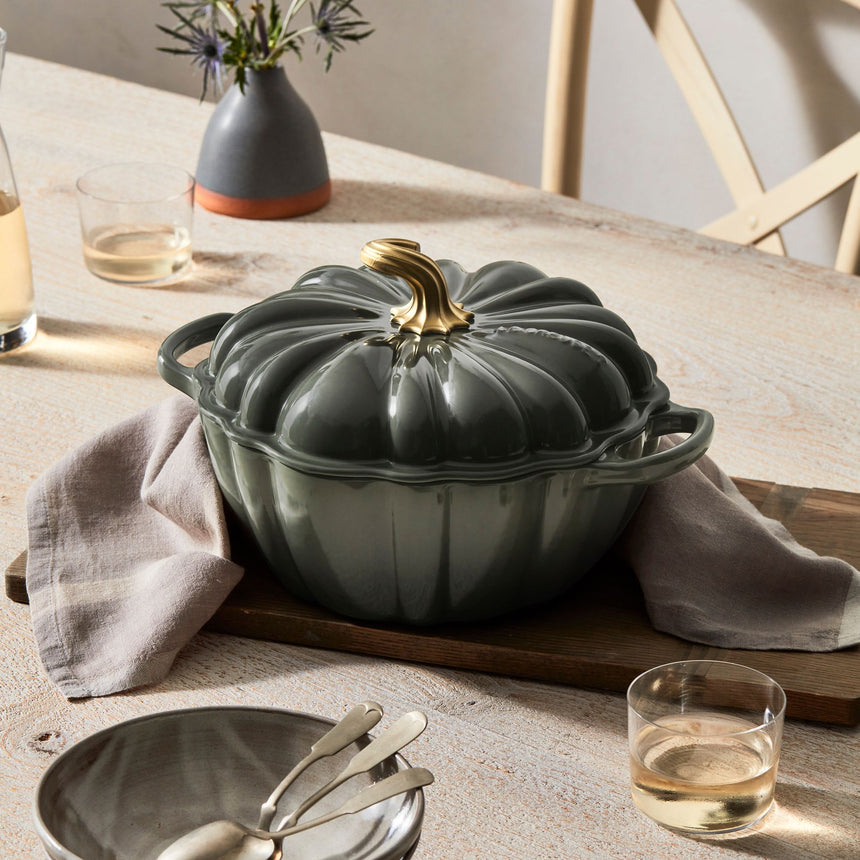 Le Creuset Signature Cast Iron Pumpkin Casserole 24cm - 3.7L Thyme - Image 02