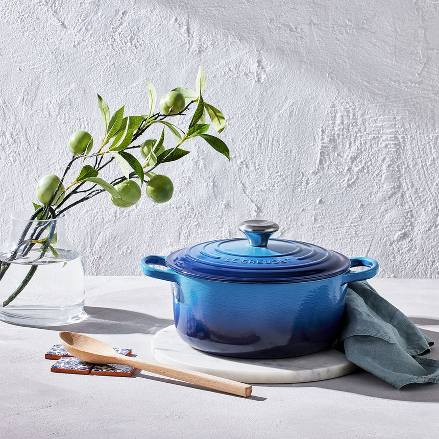 Le Creuset Signature Cast Iron Round Casserole 20cm Azure in Blue - Image 03