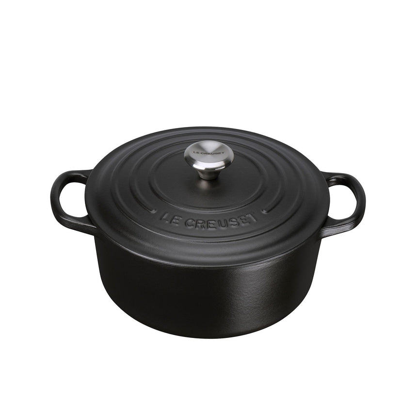 Le Creuset Signature Cast Iron Round French Oven 22cm Satin in Black - Image 01