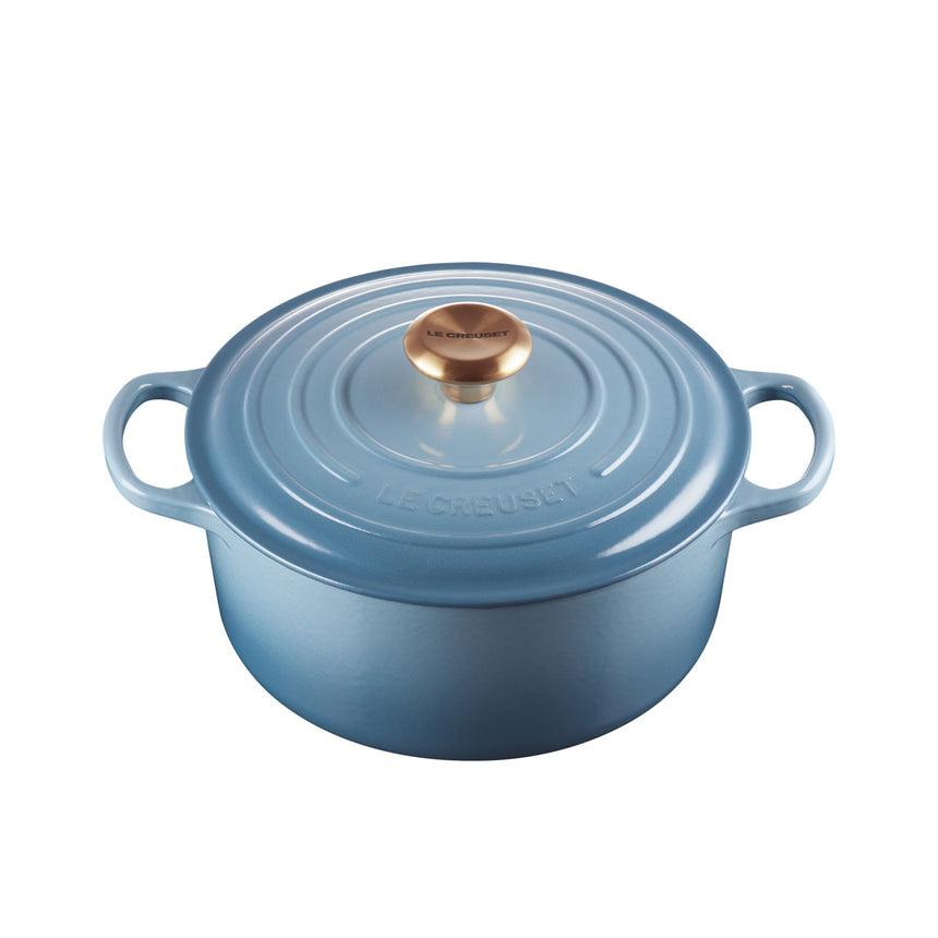 Le Creuset Signature Cast Iron Round Casserole 24cm - 4.2L Chambray - Image 01