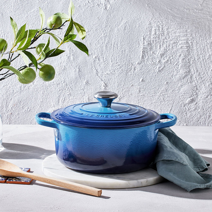 Le Creuset Signature Cast Iron Round Casserole 28cm Azure in Blue - Image 03