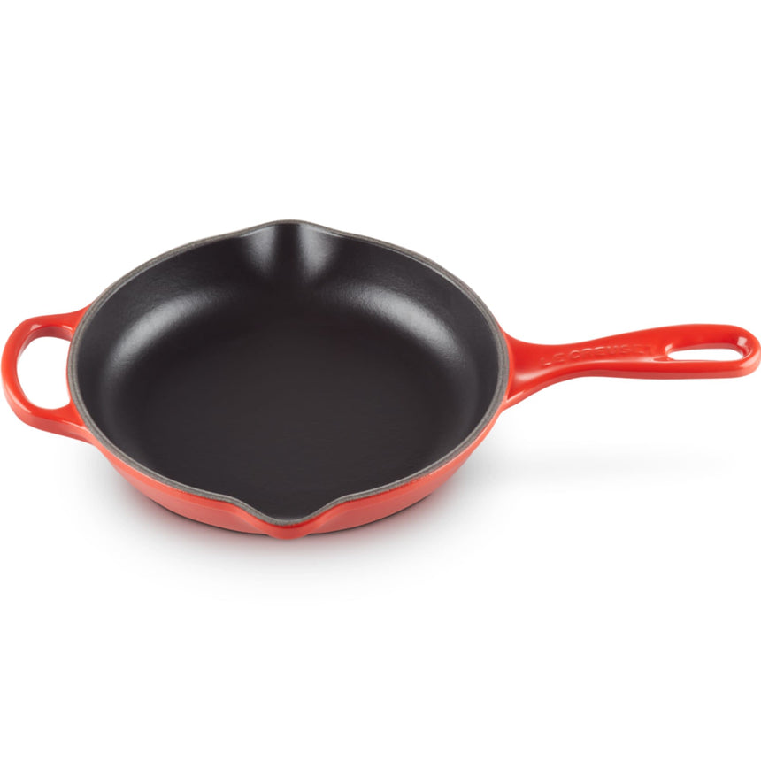 Le Creuset Signature Cast Iron Round Skillet 30cm Cerise - Image 02