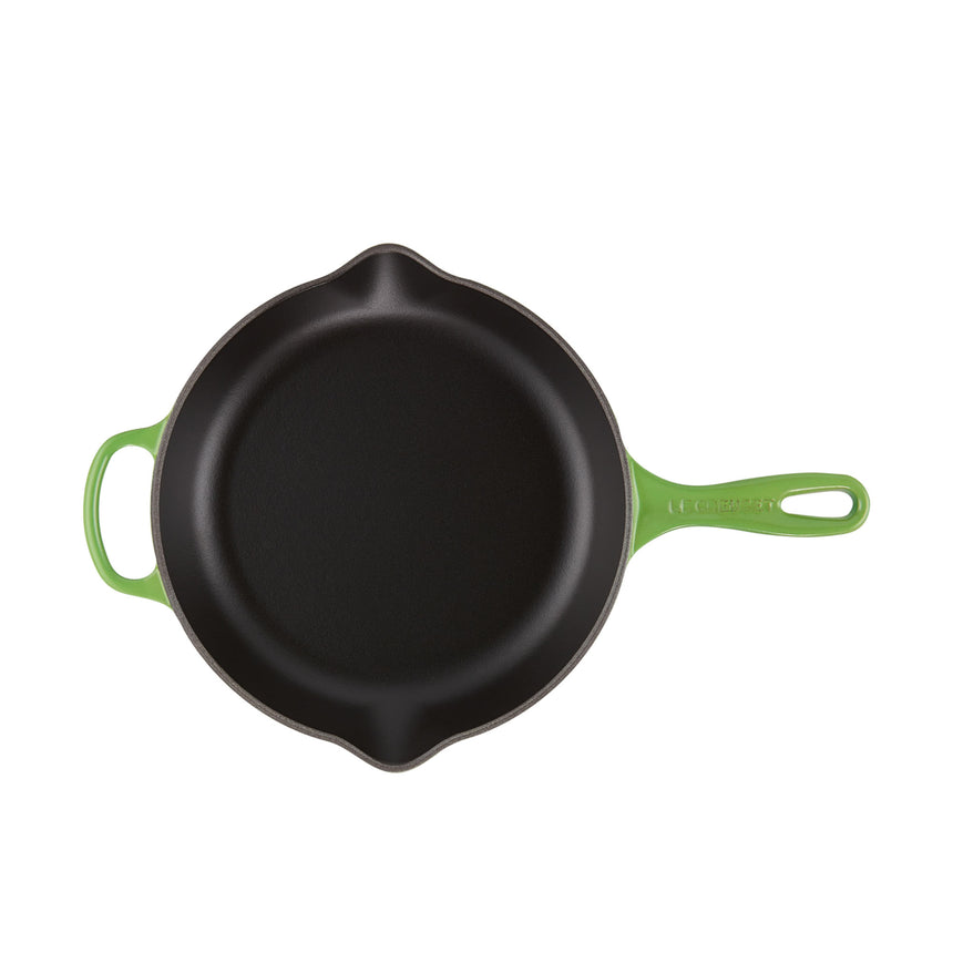 Le Creuset Signature Cast Iron Round Skillet 26cm Bamboo Green - Image 04