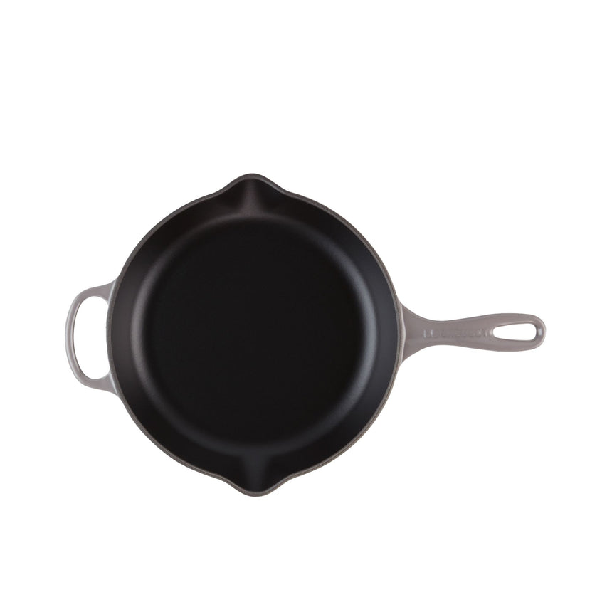 Le Creuset Signature Cast Iron Round Skillet 26cm Flint - Image 04