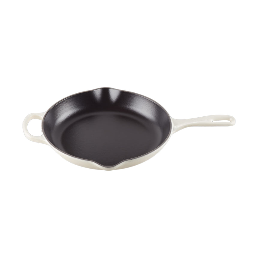 Le Creuset Signature Cast Iron Round Skillet 26cm Meringue - Image 02