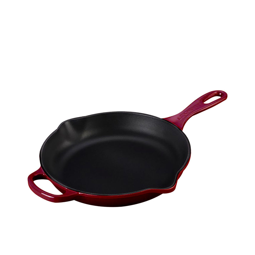 Le Creuset Signature Cast Iron Round Skillet 26cm Rhone - Image 01