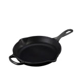 Le Creuset Signature Cast Iron Round Skillet 26cm Satin in Black - Image 01