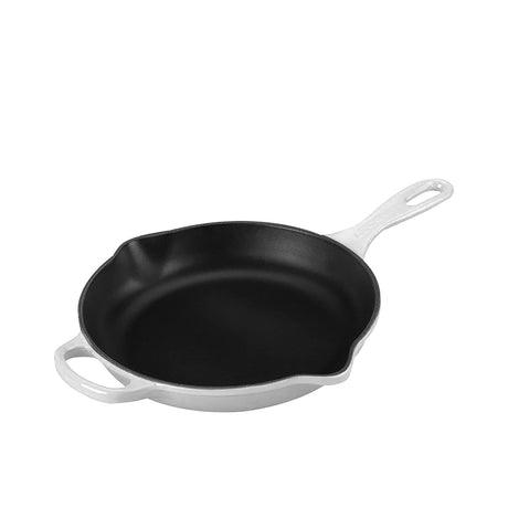 Le Creuset Signature Cast Iron Round Skillet 26cm White - Image 01