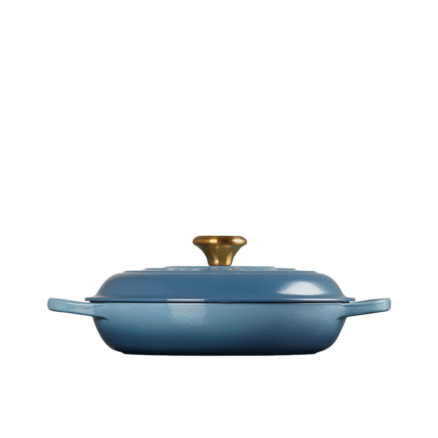 Le Creuset Signature Cast Iron Shallow Casserole 26cm - 2.2L Chambray - Image 04