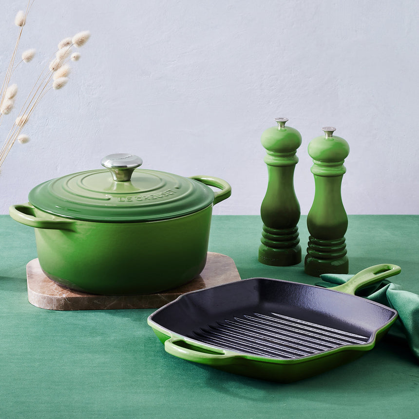 Le Creuset Signature Cast Iron Square Grillit 26cm Bamboo Green - Image 03