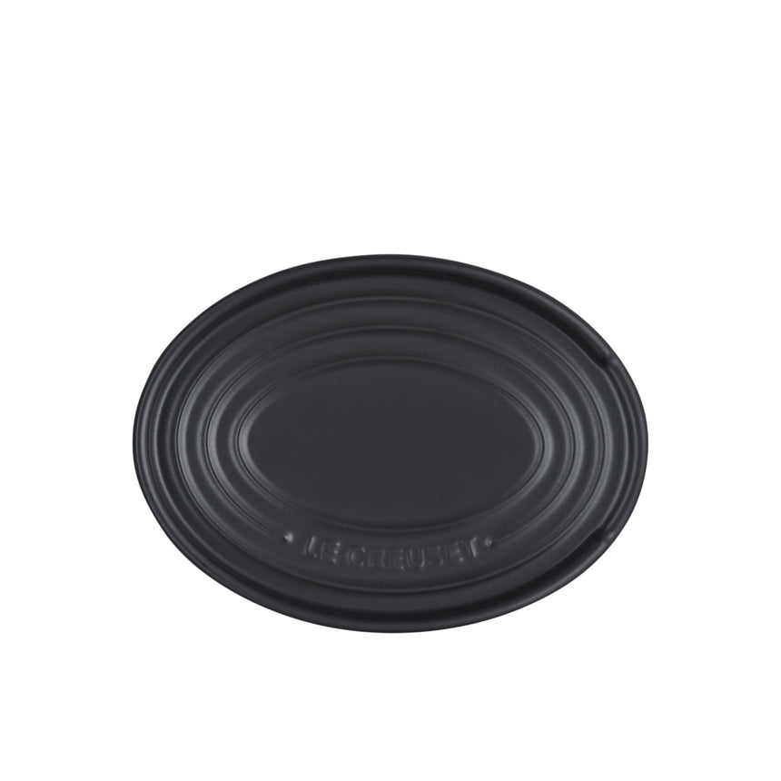 Le Creuset Stoneware Oval Spoon Rest Satin in Black - Image 04