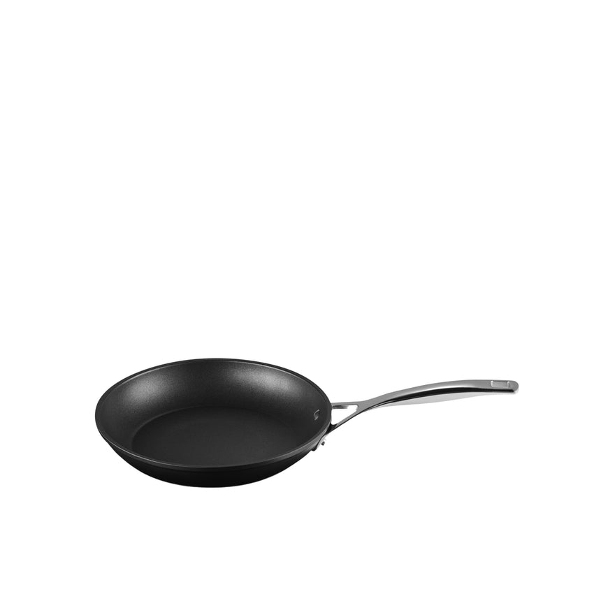 Le Creuset Toughened Non Stick 2pc Shallow and Deep Frypan Set 24 & 28cm - Image 03