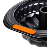 Le Creuset Toughened Non Stick Bundt Tin 22cm - Image 02