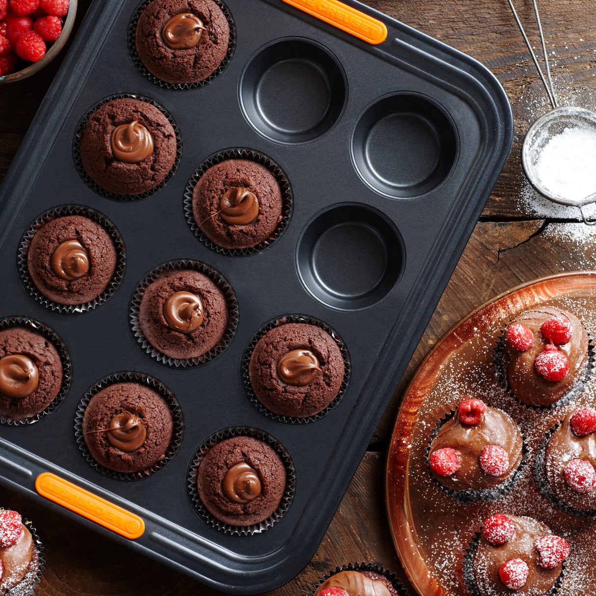 Le Creuset Toughened Non-Stick 12 Cup Mini Muffin Tray - Image 06