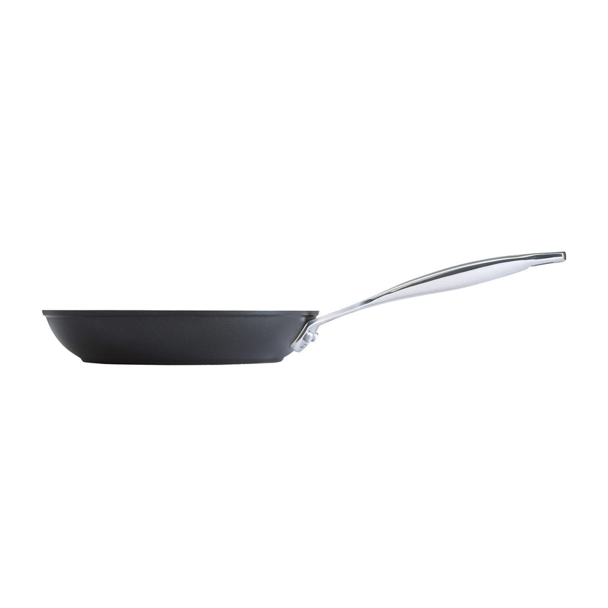 Le Creuset Toughened Non Stick Omelette 20cm Frypan - Image 02