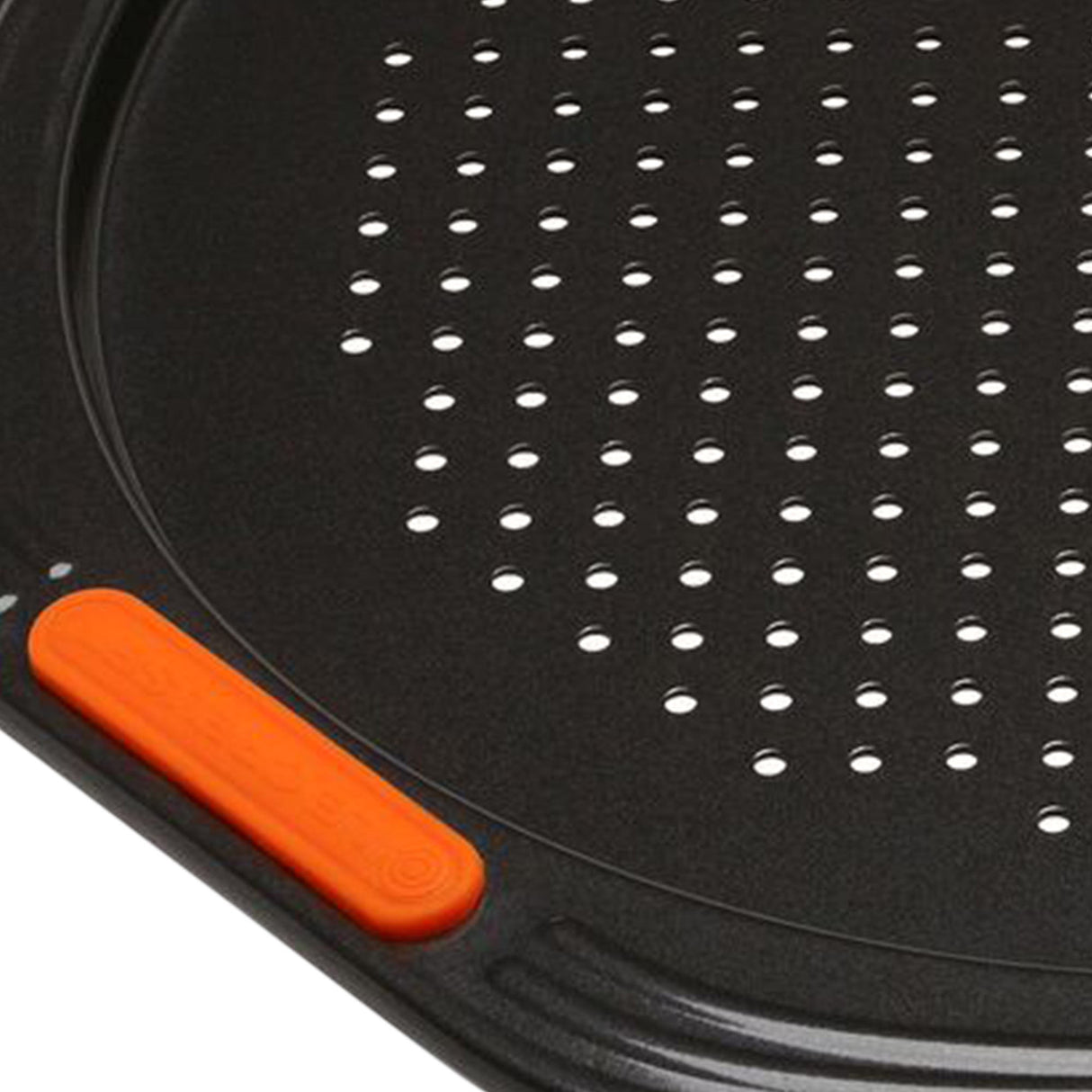 Le Creuset Toughened Non-Stick Pizza Tray 33cm - Image 03