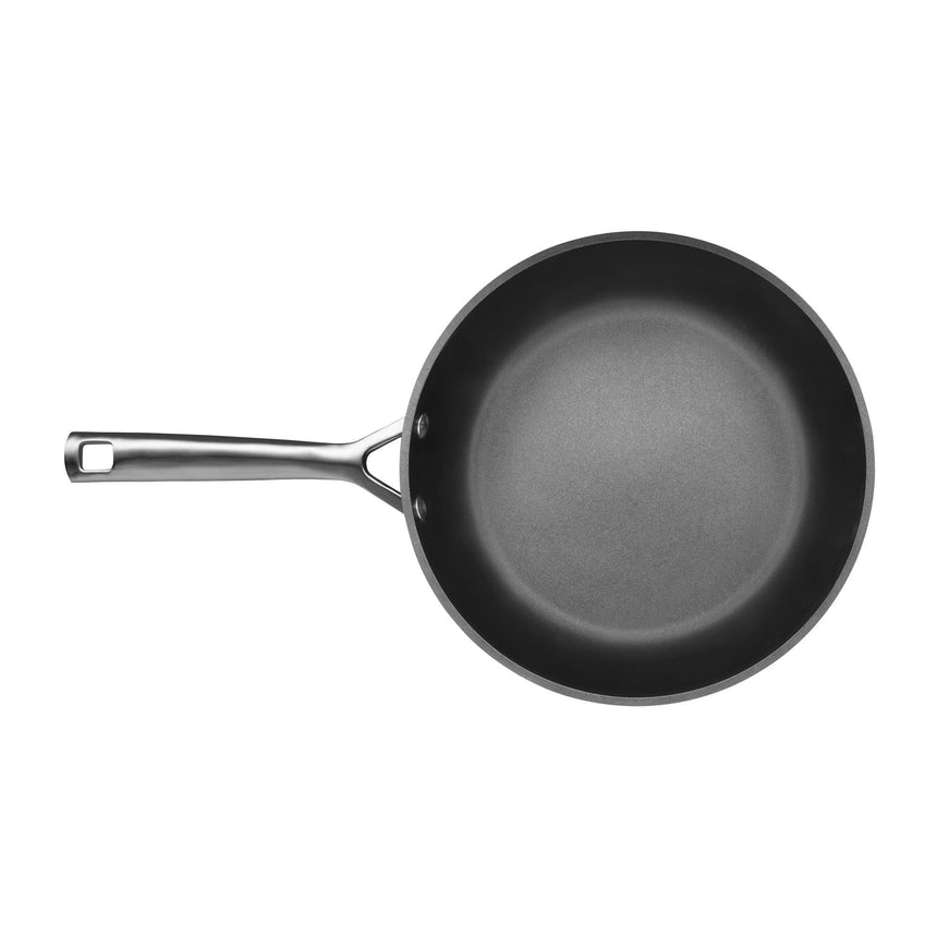 Le Creuset Toughened Non Stick Shallow 24cm Frypan - Image 03