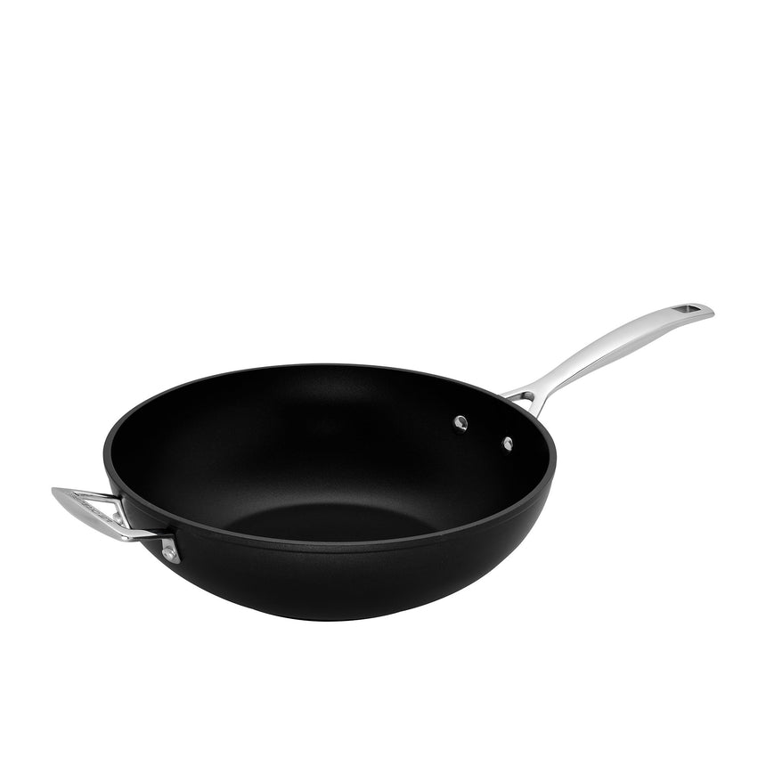 Le Creuset Toughened Non Stick wok Stir Frypan 30cm - Image 01