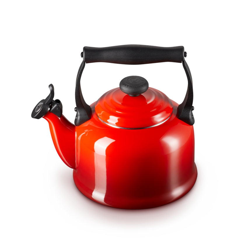 Le Creuset Cerise Traditional Kettle 2.1L - Image 02