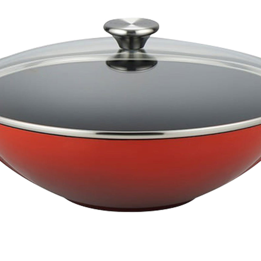 Le Creuset Signature Cast Iron Wok with Glass Lid 32cm Cerise - Image 03