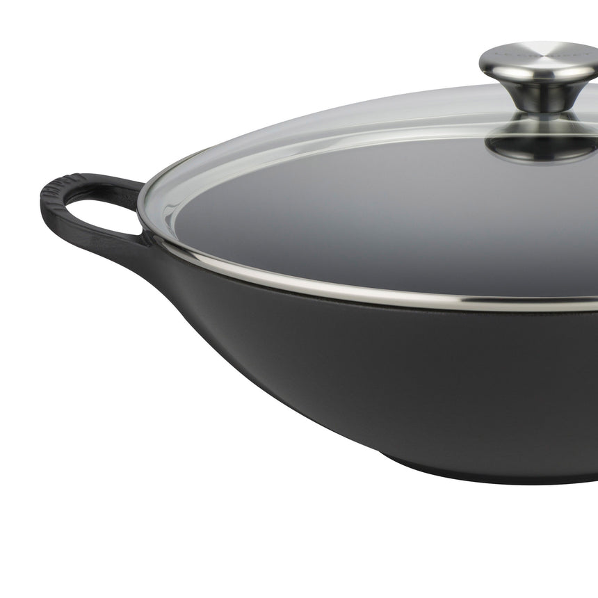 Le Creuset Satin in Black Cast Iron Wok With Lid 32cm - Image 03